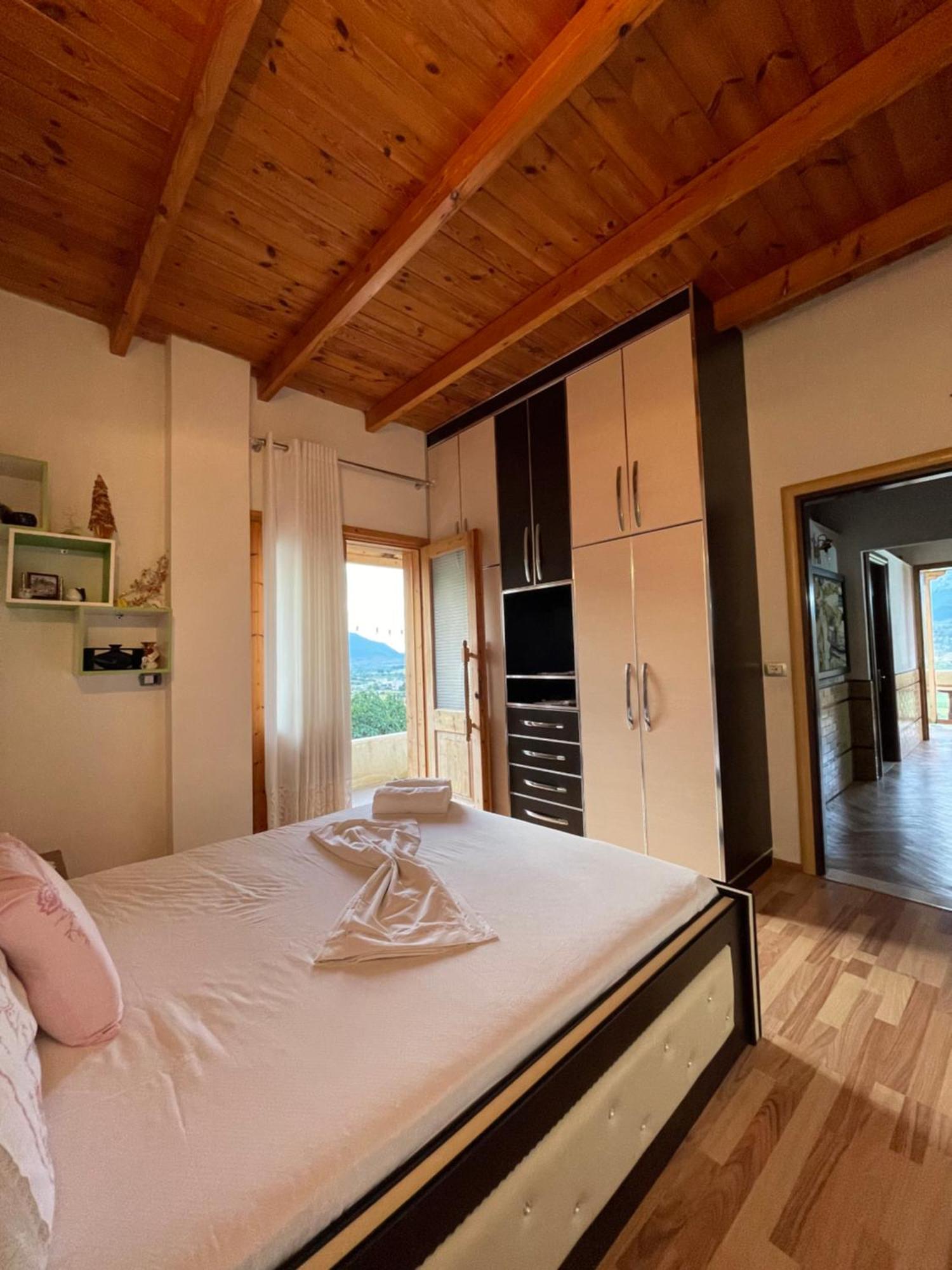 Elsa'S Villa Gjirokaster Exterior photo
